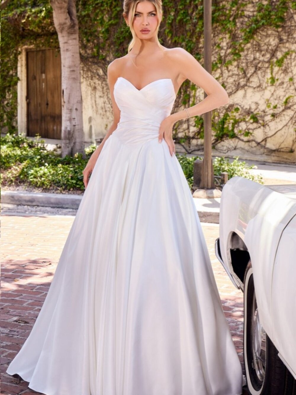 NEW OFF WHITE Evening Gown Floor Length Formal Elegant Stunning WN015